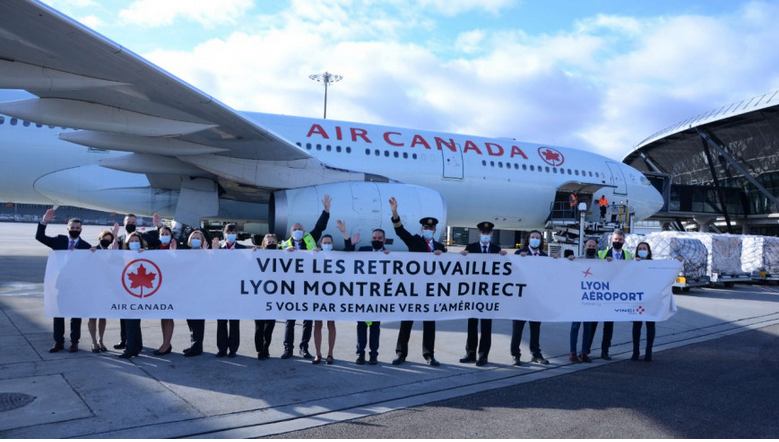 Airbus d'AirCanada arrivant à Lyon St Exupéry