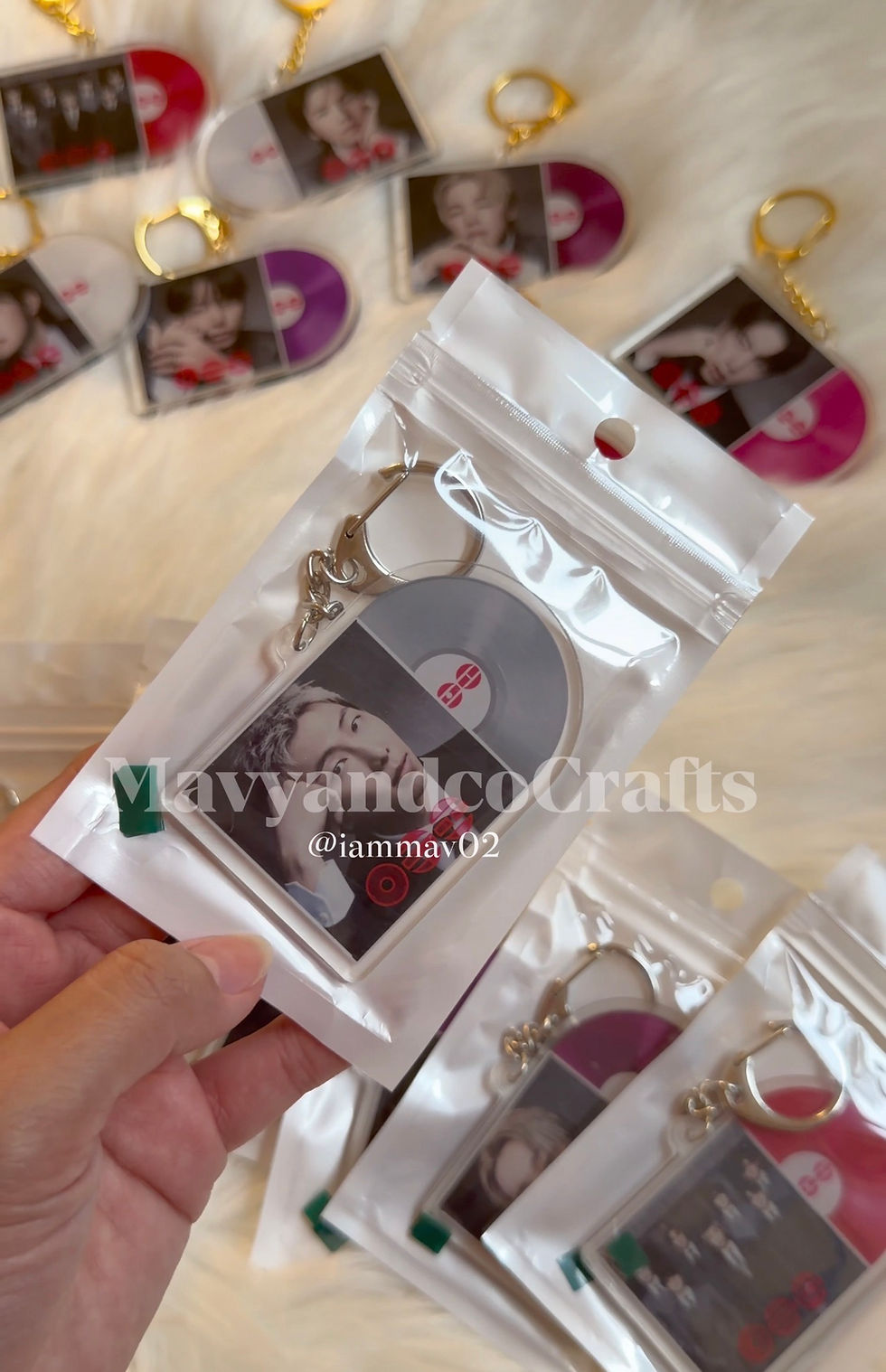 Thumbnail: BTS ARIRANG VINYL KEYCHAIN