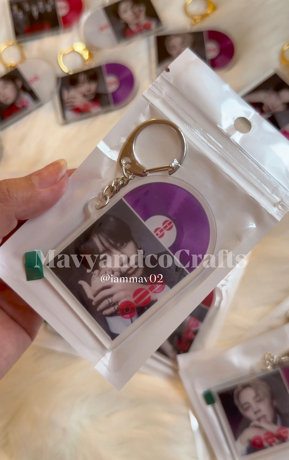 Thumbnail: BTS ARIRANG VINYL KEYCHAIN