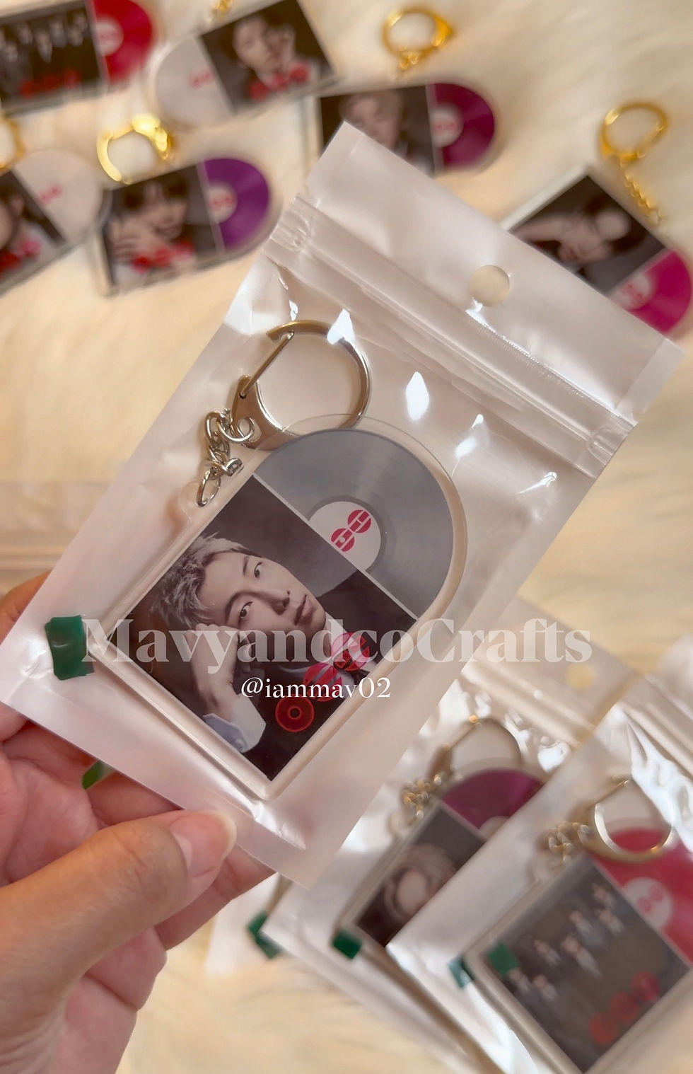 Thumbnail: BTS ARIRANG VINYL KEYCHAIN