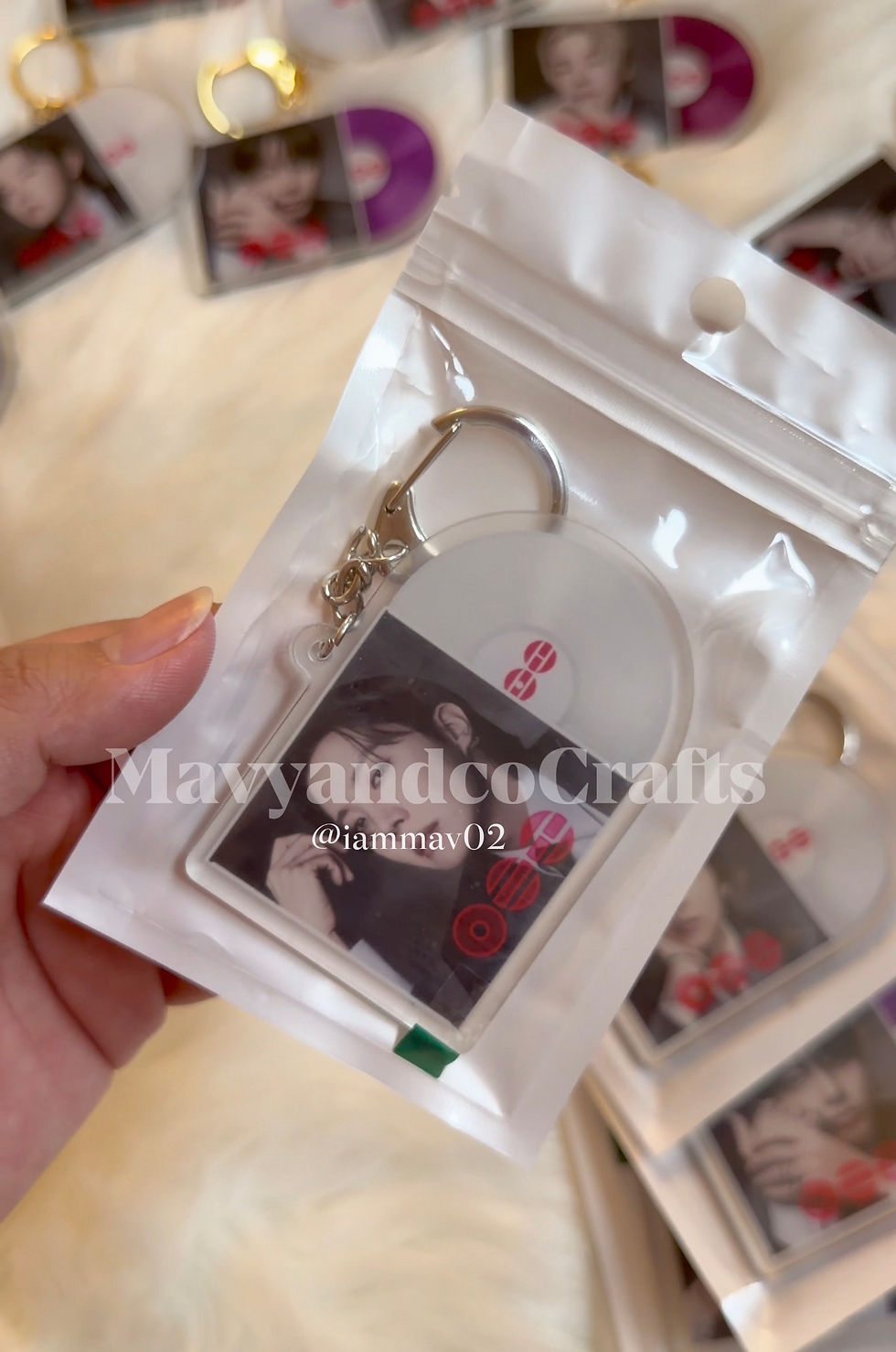 Thumbnail: BTS ARIRANG VINYL KEYCHAIN