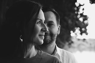 Couple dans les rues de Toulouse