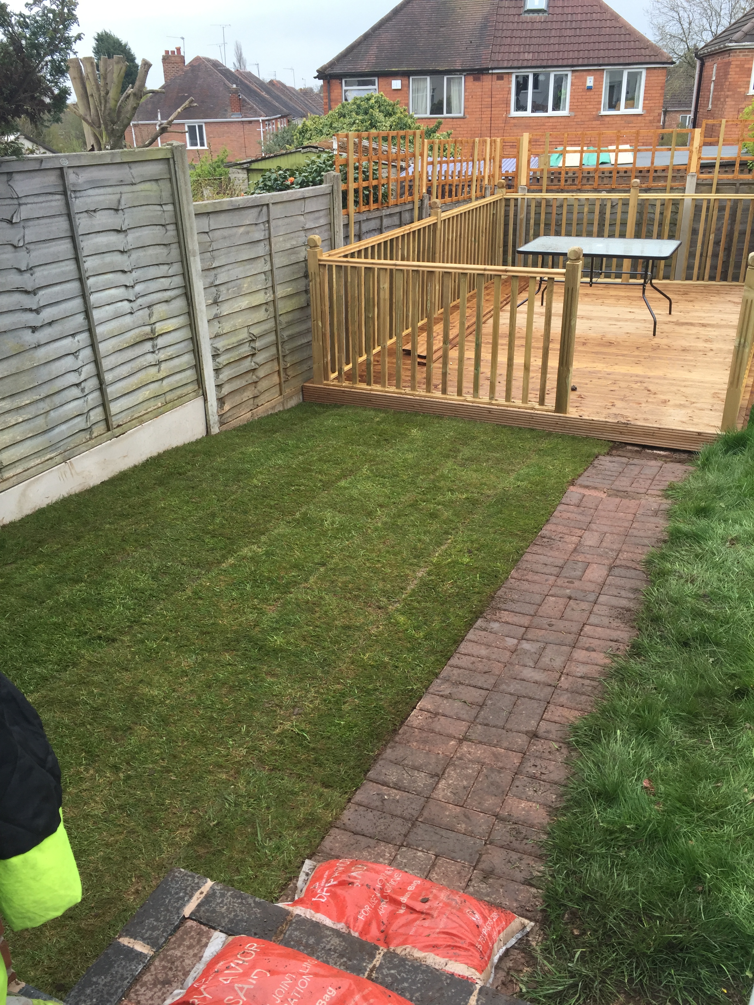 Singletons 1m2 turf rolls laid