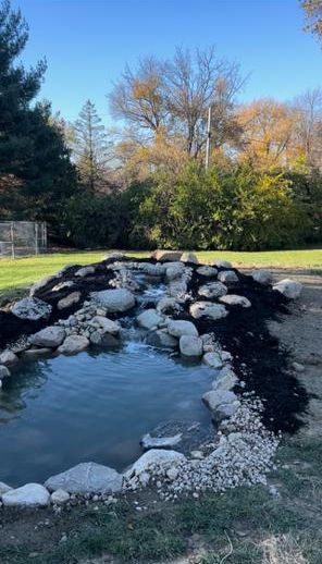 Koi Pond y Majestic Water gardens. Indianapolis pond contractor