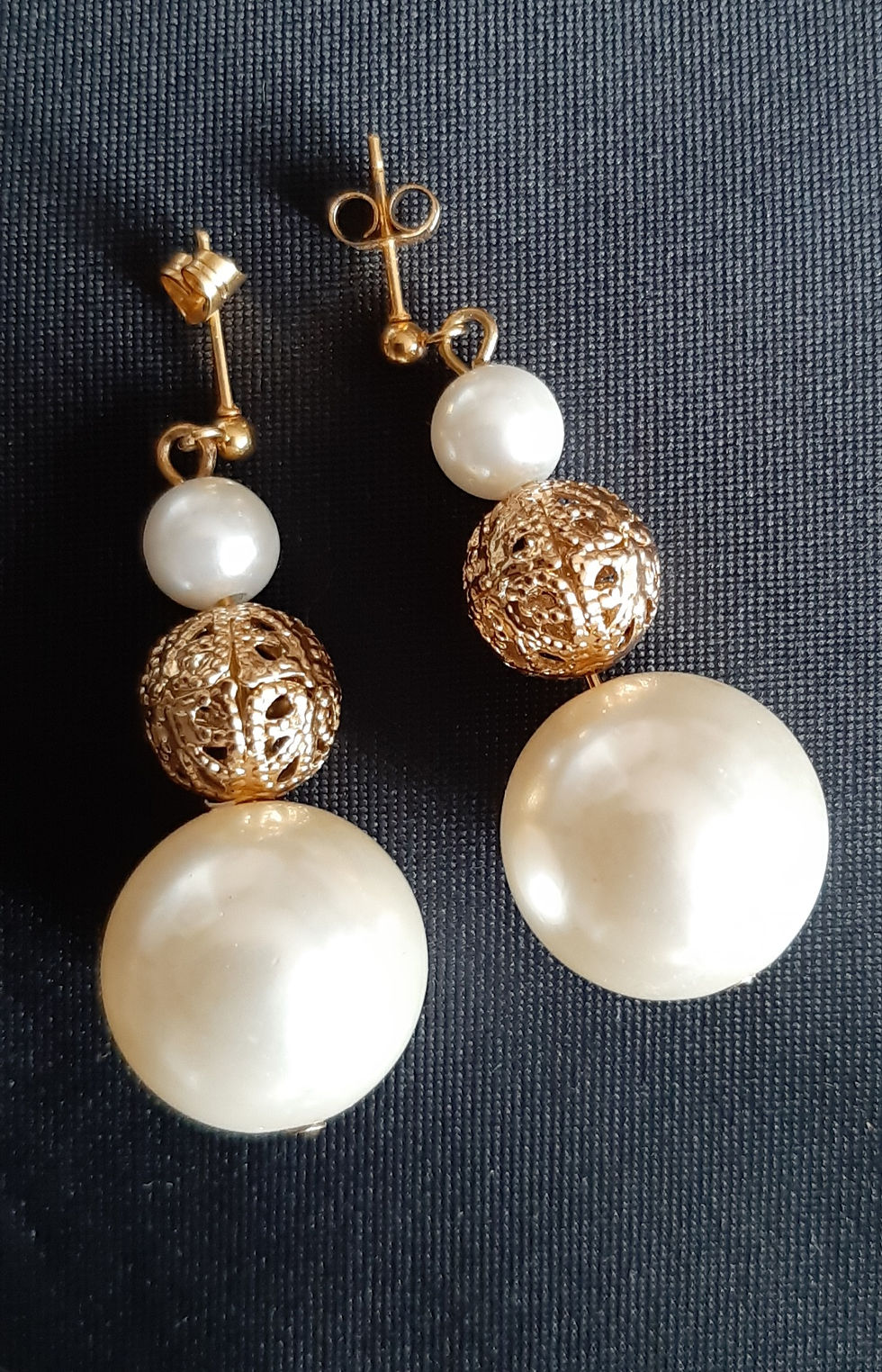 Miniature : Sphères dorées et perles