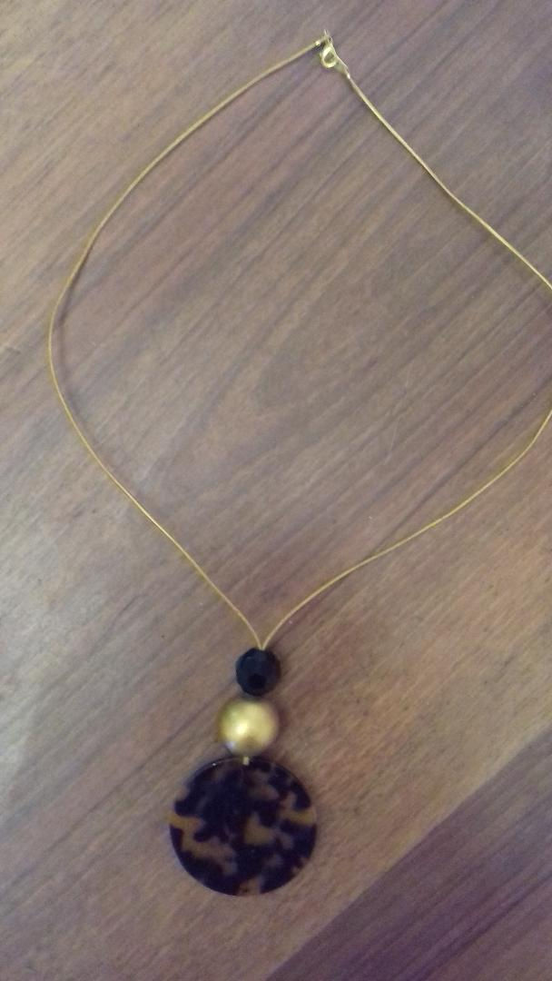 Miniature : pendentif sur cordon