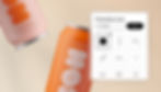 Latas de refrigerante rosa e laranja com o logotipo da empresa “IKON” e algumas opções de ícones personalizáveis para negócios de bebidas. Os logotipos foram criados usando o Criador de Logo gratuito do Wix.