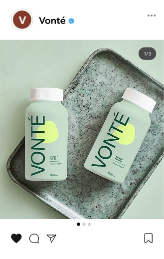 Publicación en redes sociales para una marca de cosméticos llamada Vonté. Se ven dos productos apoyados sobre una bandeja.
