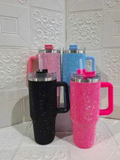 Taza térmica con diseños brillantes