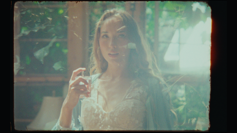 Perfume_Ad_16mm_Stills_1.42.1.PNG