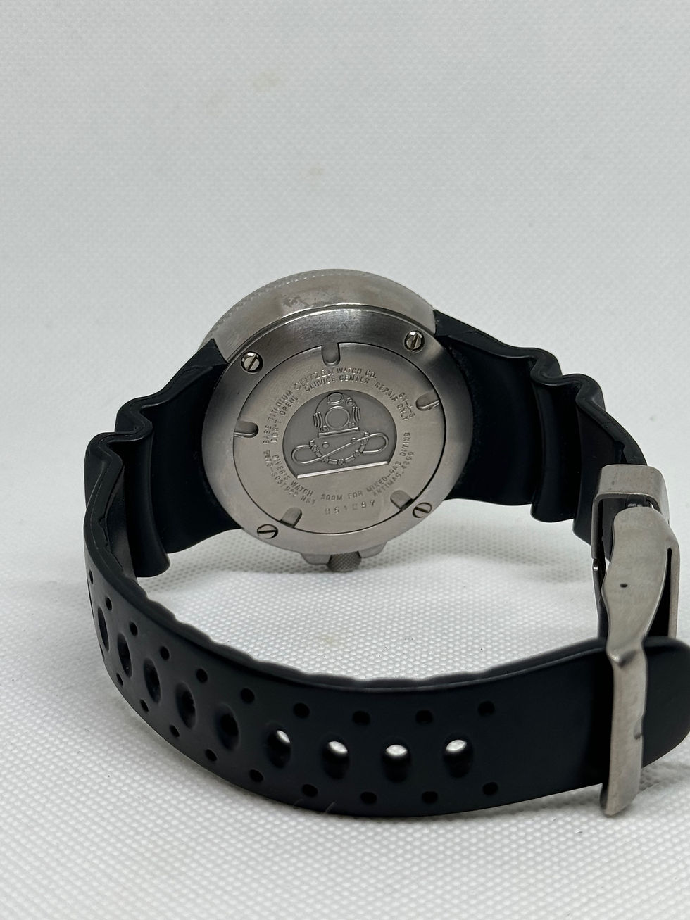Miniature : Citizen Diver’s 300m Eco-Drive Promaster Titane EcoZilla