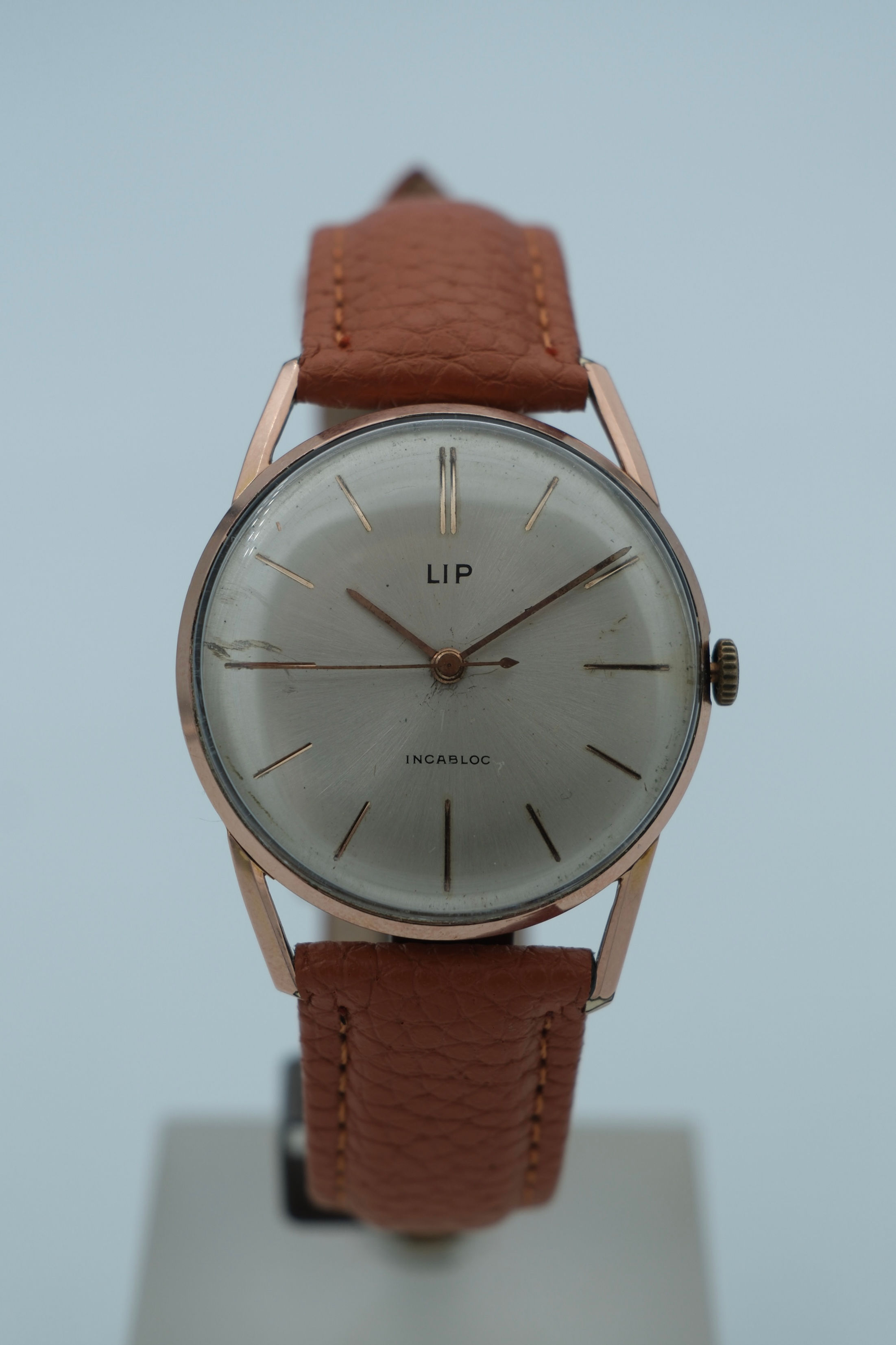 LIP R136