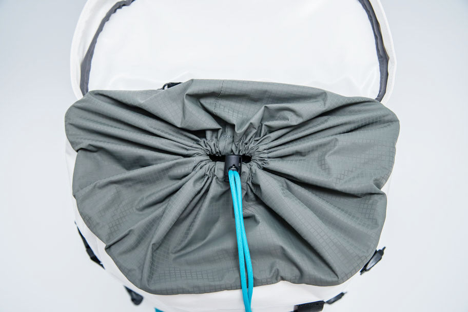 サムネイル： XSTREET Premium Backpack - WHITE