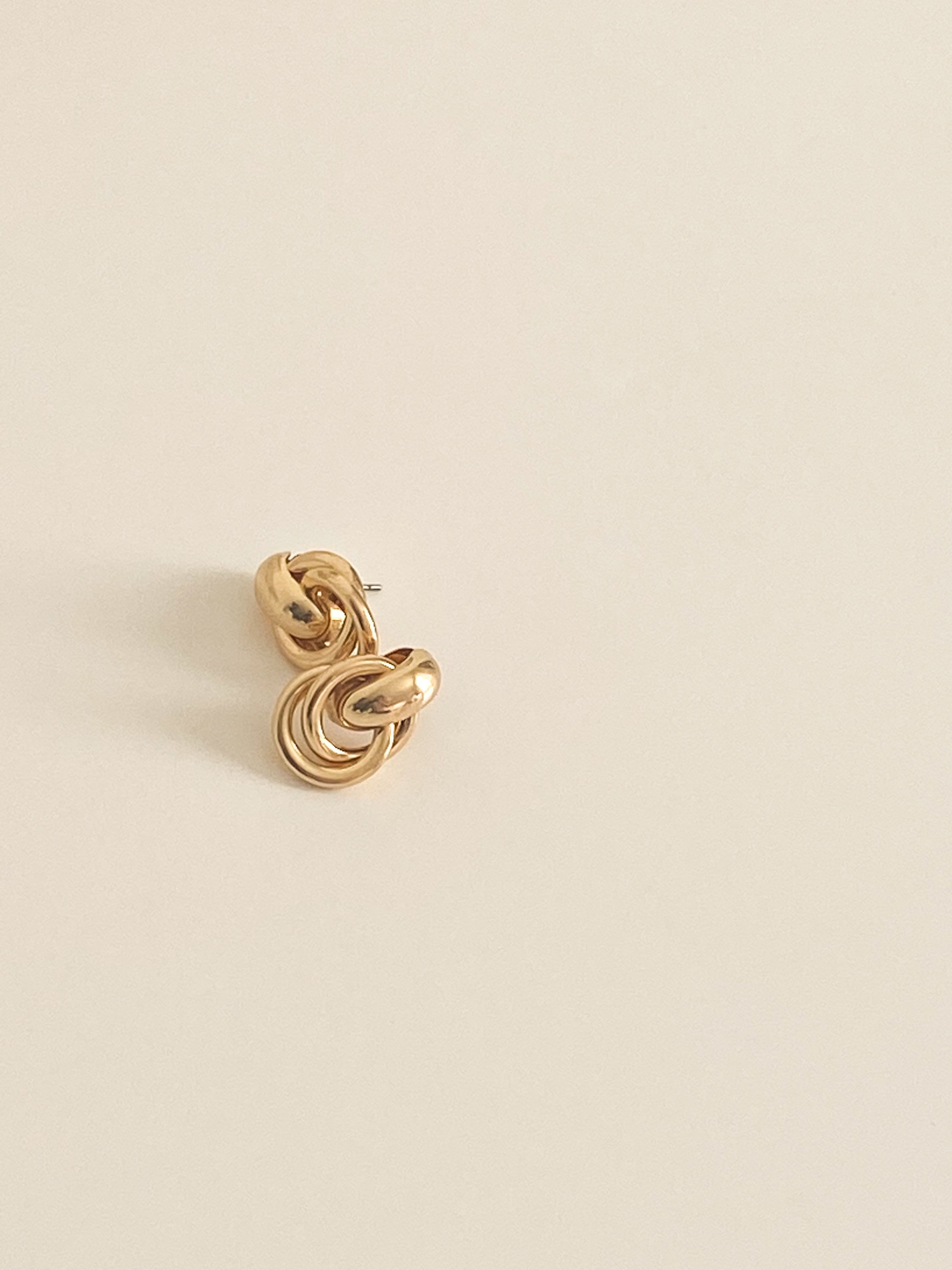 Auro Hoops