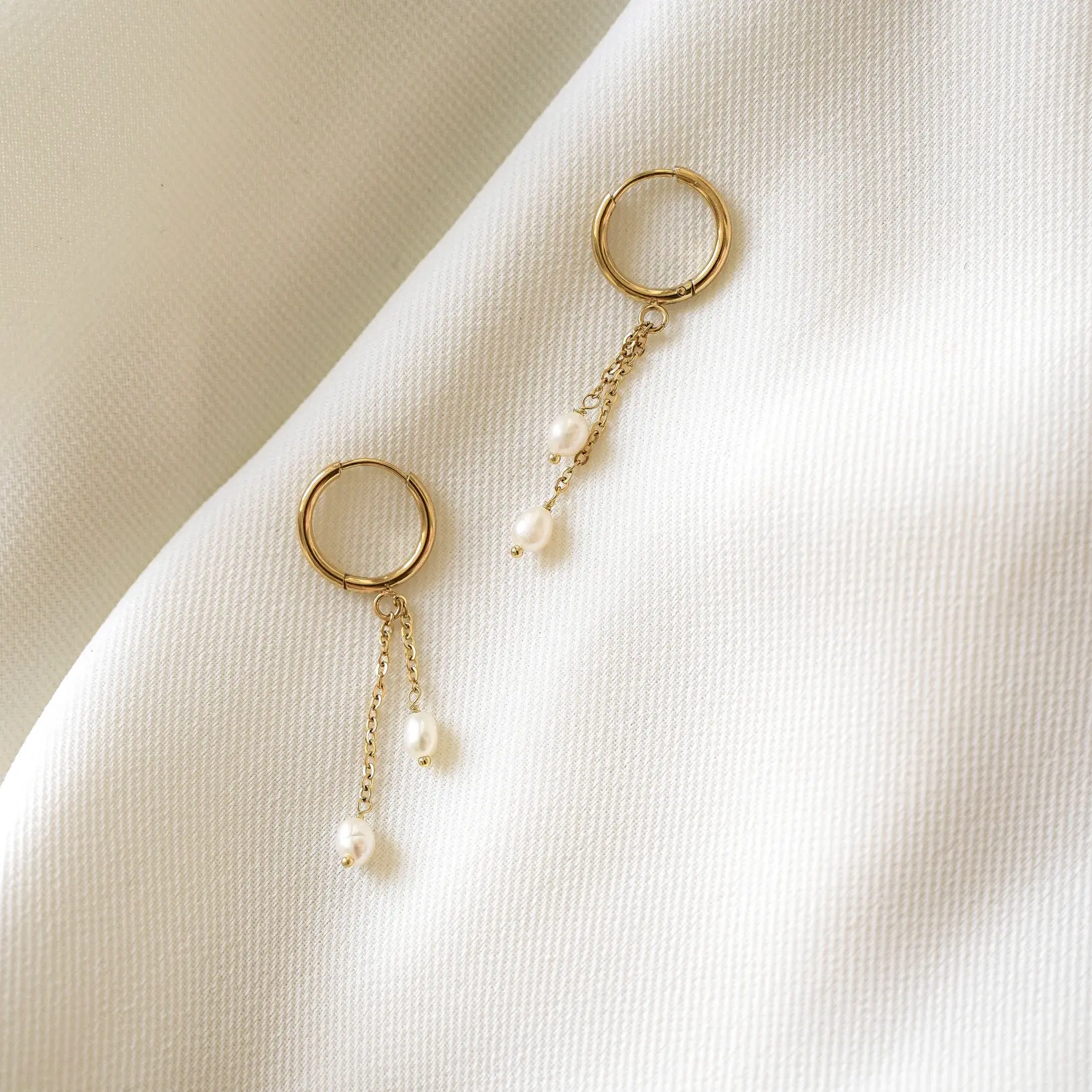 Hanging Pearl Earrings
