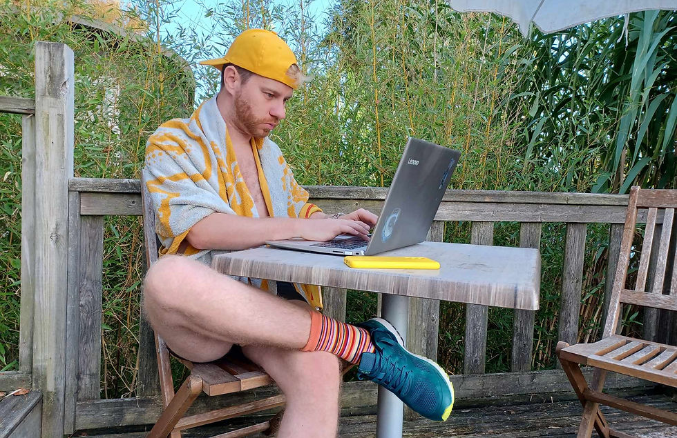 Écrire un roman, c'est le faire souvent, même en vacances !