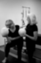 Copia di donne-anziane-classe-di-riforma-del-pilates_edited.jpg