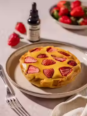 TORTA DE IOGURTE E MORANGO