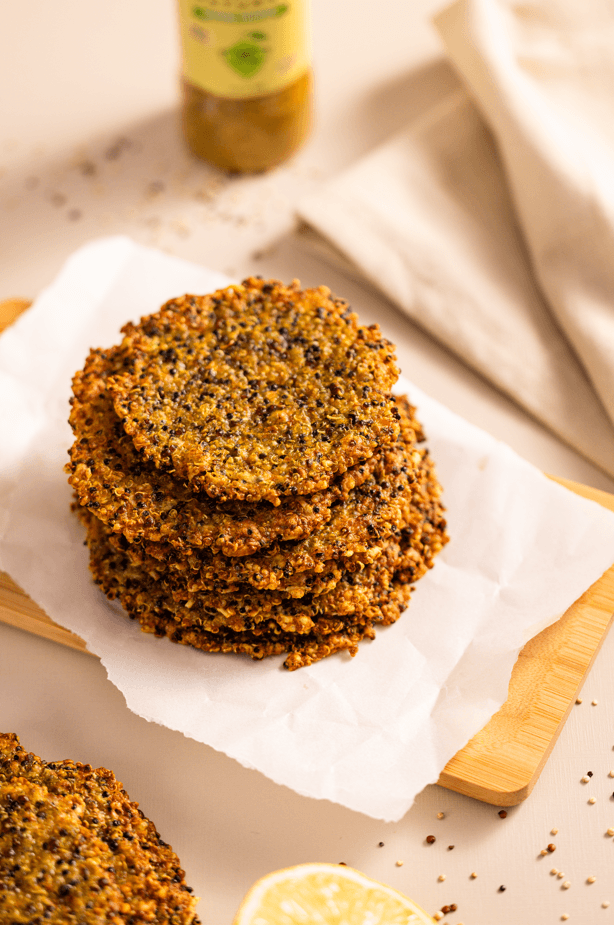 BISCOITO DE QUINOA E PARMESÃO