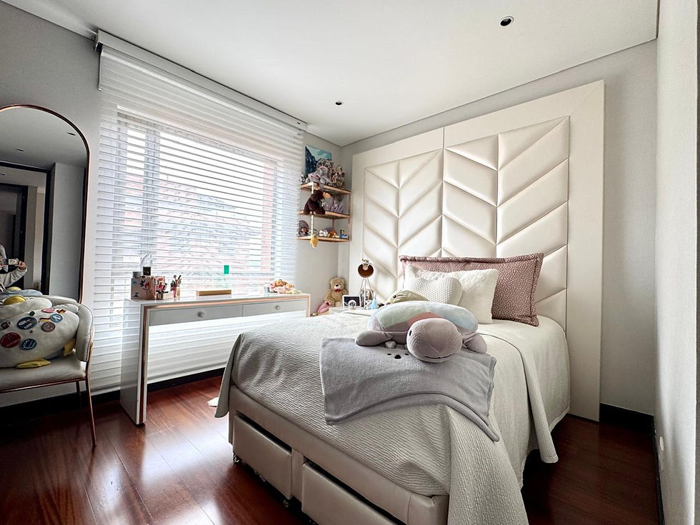 Miniatura: VENTA apto B/ Santa Bárbara - Reserva de la Sierra. Área 182 mtrs