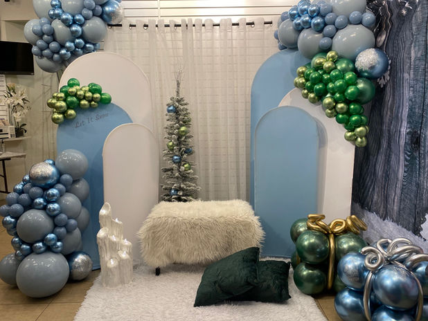 Vancouver balloon garland with metallic balloons for a New Year’s Eve party