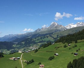 Foto talaufwärts mit den Brigelser Hörnern