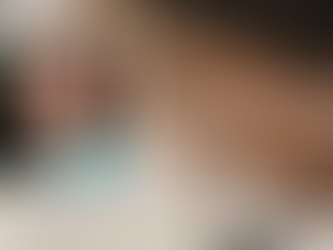 Arte gráfica da Literária Mais com foto da escritora Valéria Russo e destaque para microcontos vencedores do desafio literário.