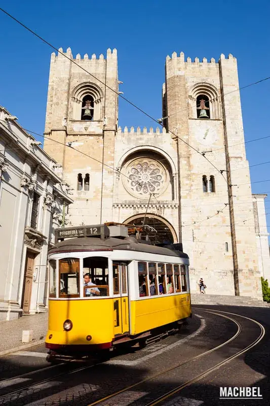 Miniatura: Portugal Real – Lisboa, Queluz, Cascais e Cabo da Roca (Signature Tour)