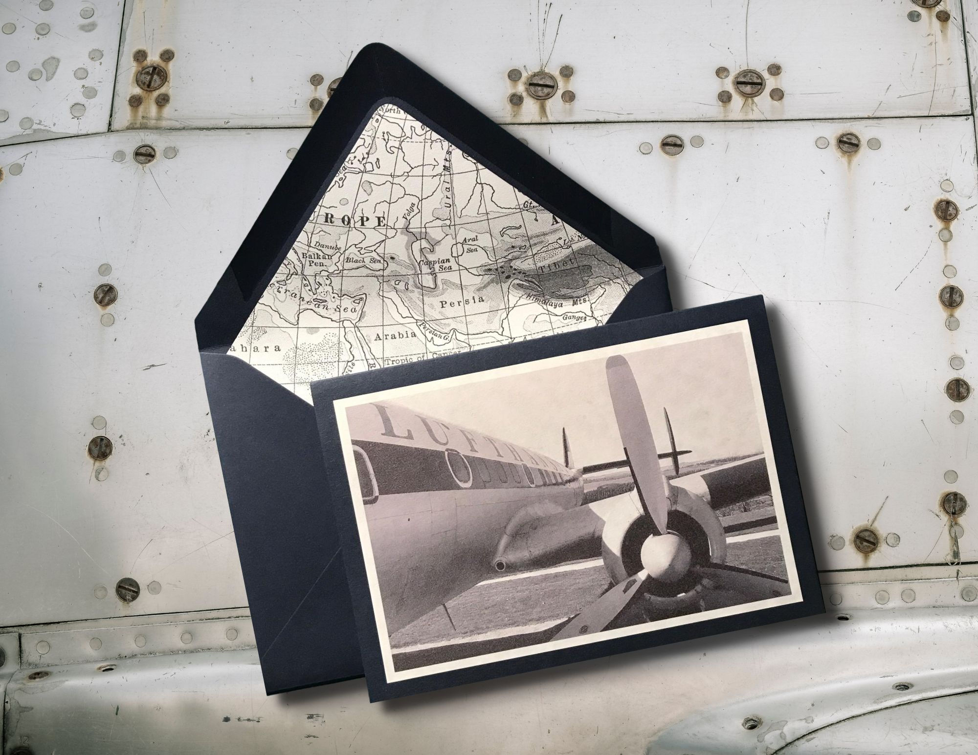 Note crd with image of vintage Constellation aircraft with map lined envelope.