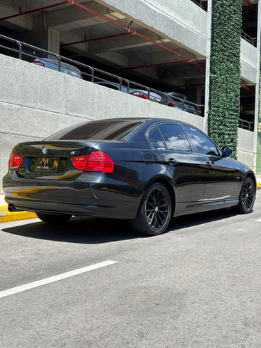 BMW SERIE 3 E90 LCI 320I 2012