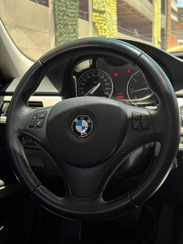 BMW SERIE 3 E90 LCI 320I 2012