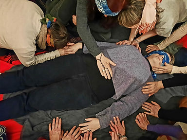 Cerchio di Guarigione con pratiche sciamaniche, tamburo e meditazione