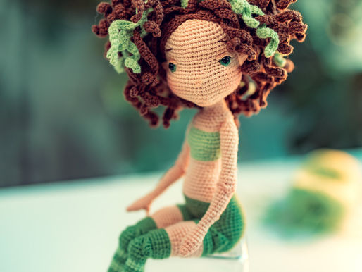 Crochet a doll with me
