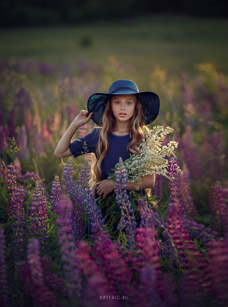 Portraio of a girl in the nature