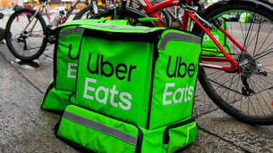 Bufera su Uber dopo la sentenza del tribunale di Torino: "Rider ricattati per lavorare"