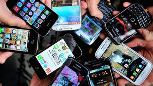 Il governo ne pensa un’altra: la tassa sui cellulari. Non gli è bastata la rivolta per le merendine