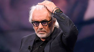 Flavio Briatore compie 70 anni e si racconta in un'intervista esclusiva.