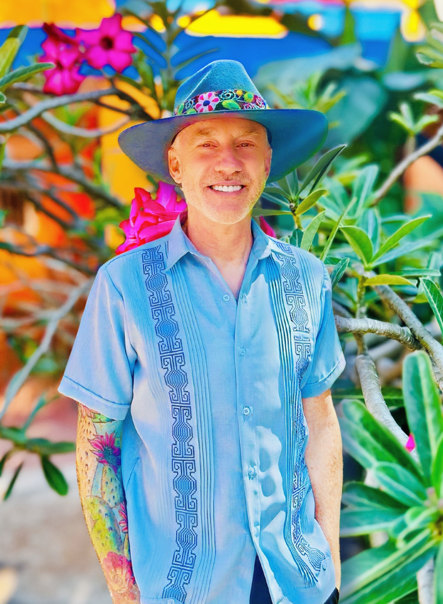 Richie standing in front of Los Colores de Mérida B&B in Mérida, Yucatán