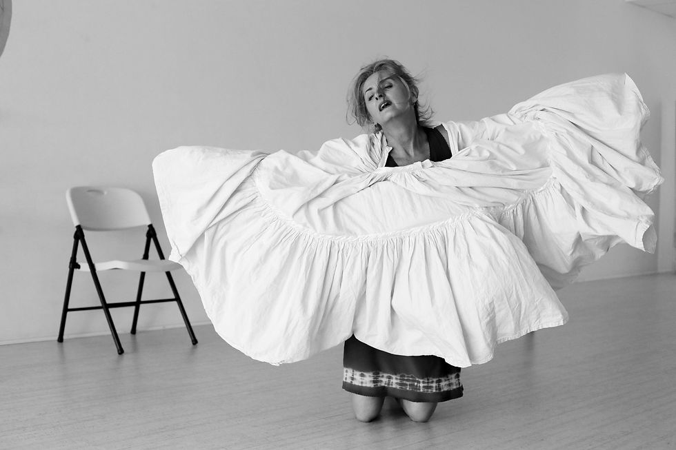 Queen Bette in rehearsal - Jeanette Cronin
