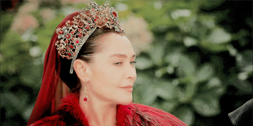 Hülya Avşar, 52 años.gif