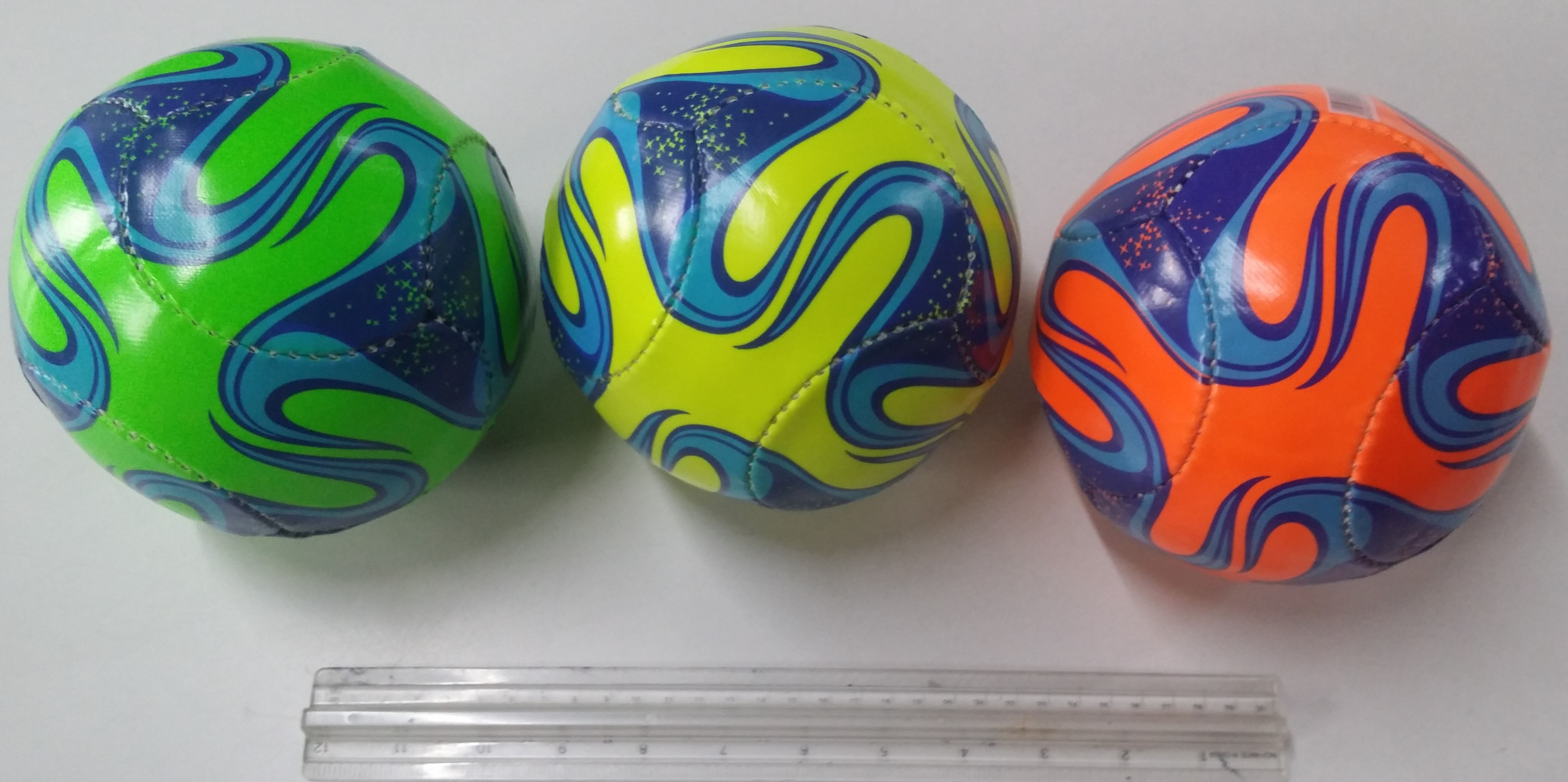 SP0101 SML SOCCER BALLS ASST COLOURS