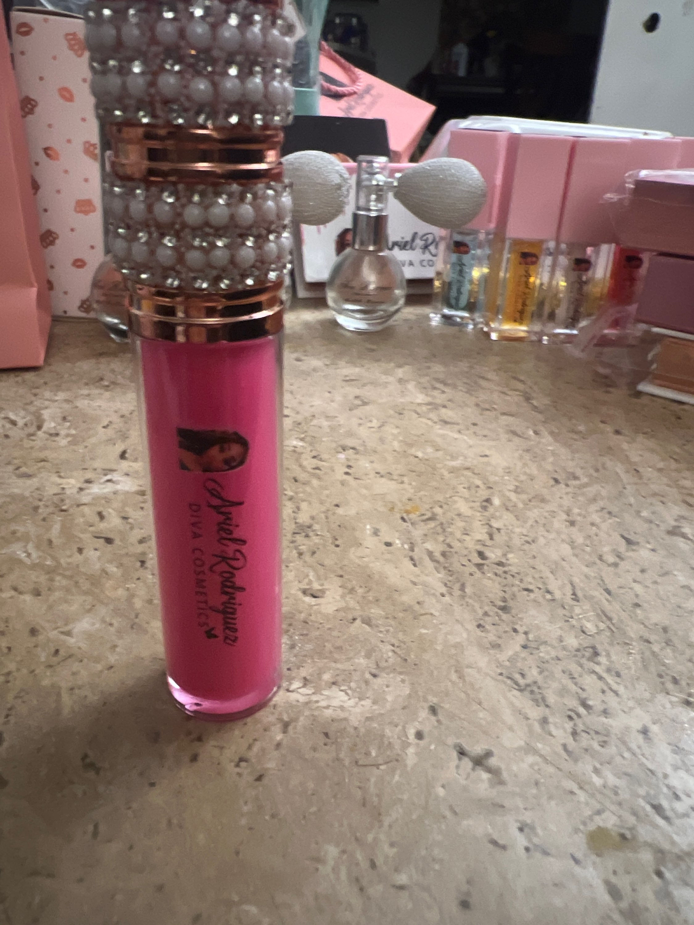 New luscious Pink -lip gloss