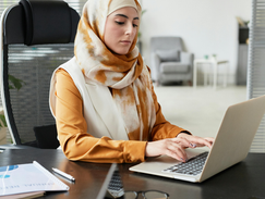 Understanding the Difference Between Help and Support in Entrepreneurship