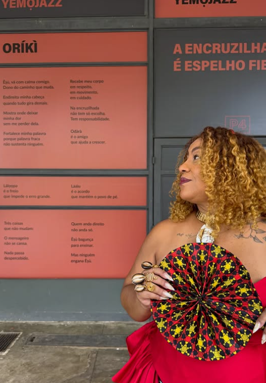 Yemojazz integra a exposição “Padê: sentinela à porta da memória” com obra sobre Exú, ancestralidade e travessia espiritual