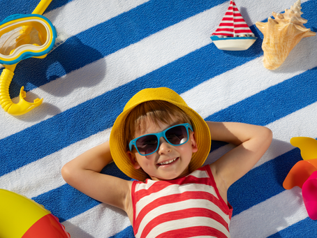 Alegria do Verão: Dicas Essenciais para Cuidar dos Pequenos