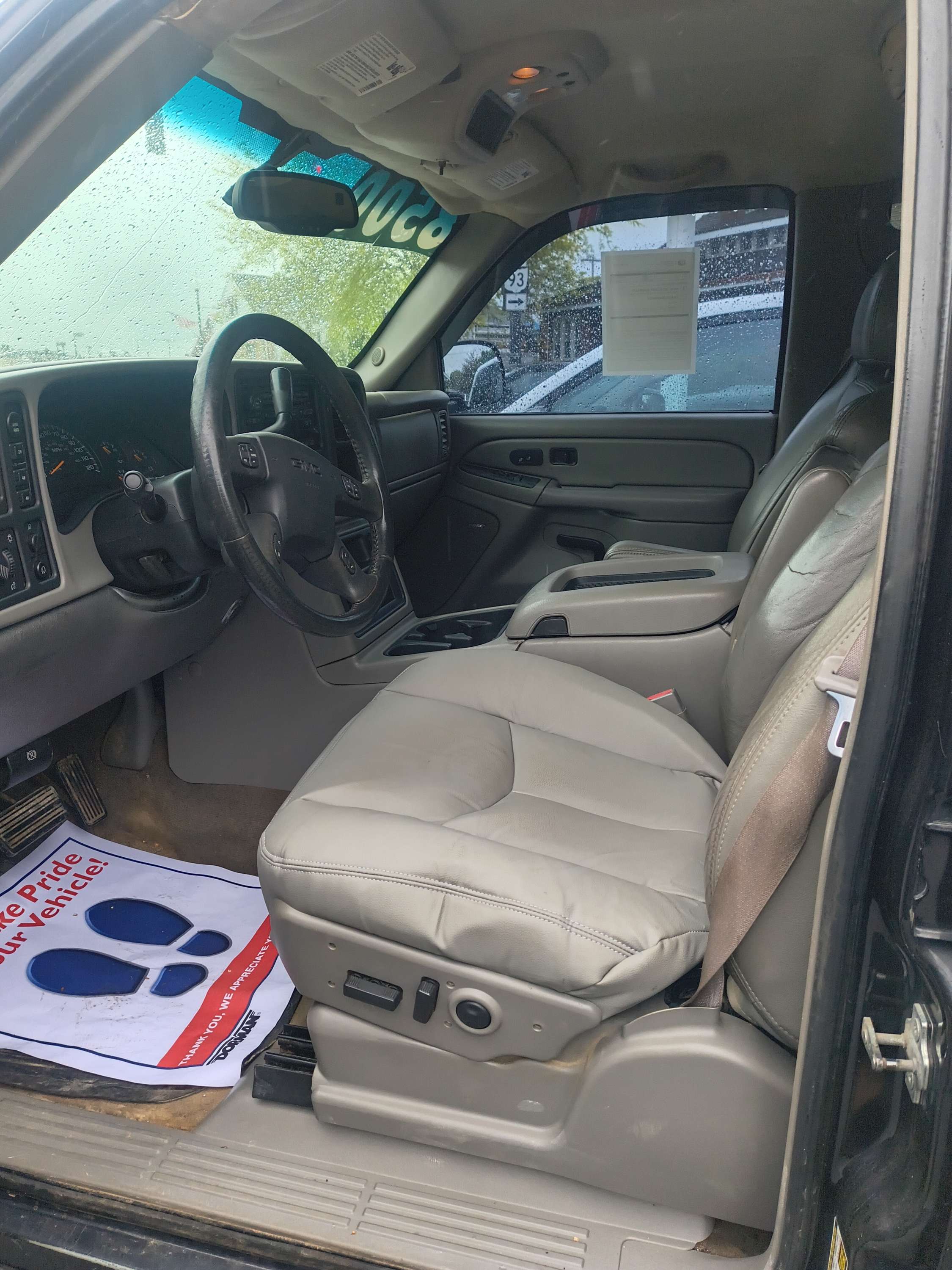 2005 GMC Sierra's photo