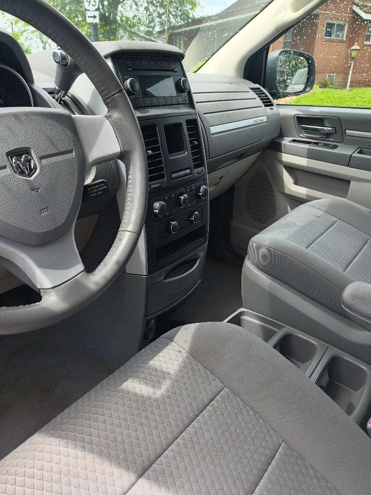 2010 Dodge Grand Caravan SE FWD's photo