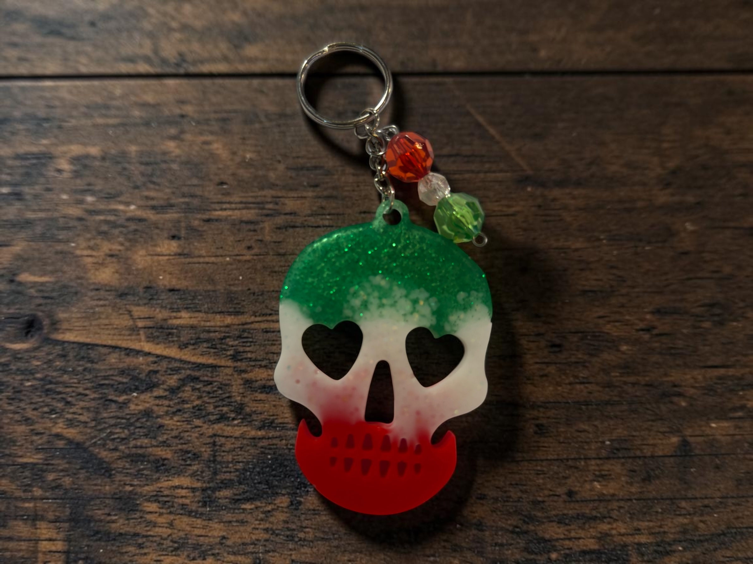 💀❤️ Glittering Heart-Eyed Skull Keychain