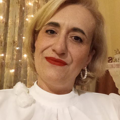 Παρέα με την Ελληνίδα Κατιρτζόγλου και τη Μερόπη της