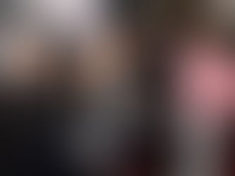 Tolotsoa Rado, directeur de la photographie, photographié avec Boris Sirven, Joy Koch et Frédéric Alix lors du 83 Théâtre de 10 Heures pour un court-métrage présenté. Crédit photo : Getty Images.